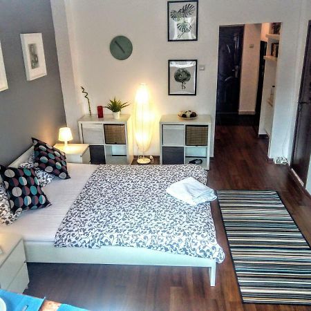 Central Bright Modern Studio Βουκουρέστι Εξωτερικό φωτογραφία